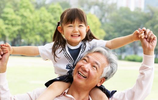 生了小孩到底要让谁带? 爷爷奶奶带和外公外婆带会有这种不同