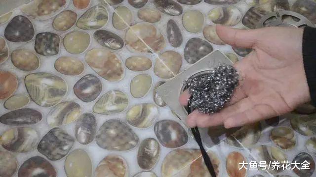 钢丝球串根绳, 10秒疏通下水道, 再也不堵了