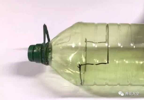家里用剩下的油桶不要扔, 随手一改造, 秒变厨房小神器!