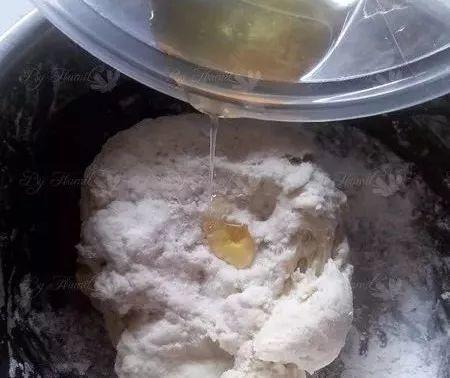 2个鸡蛋一碗面, 撒上两勺黑芝麻, 又酥又脆真美味