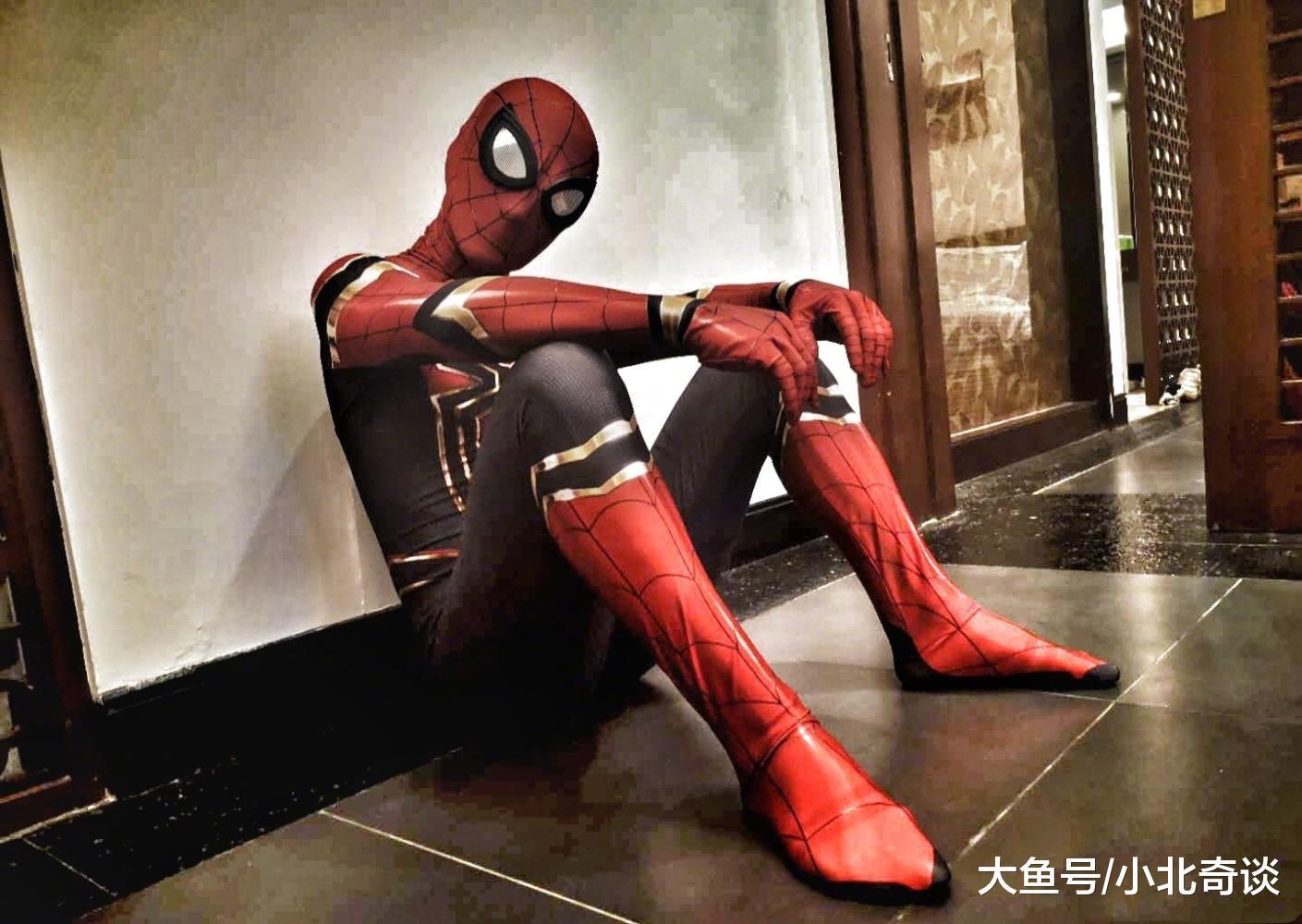 万圣节过后的一天，陈翔才发装扮