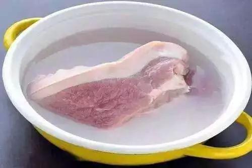 猪肉这么洗, 泡出这么多脏东西