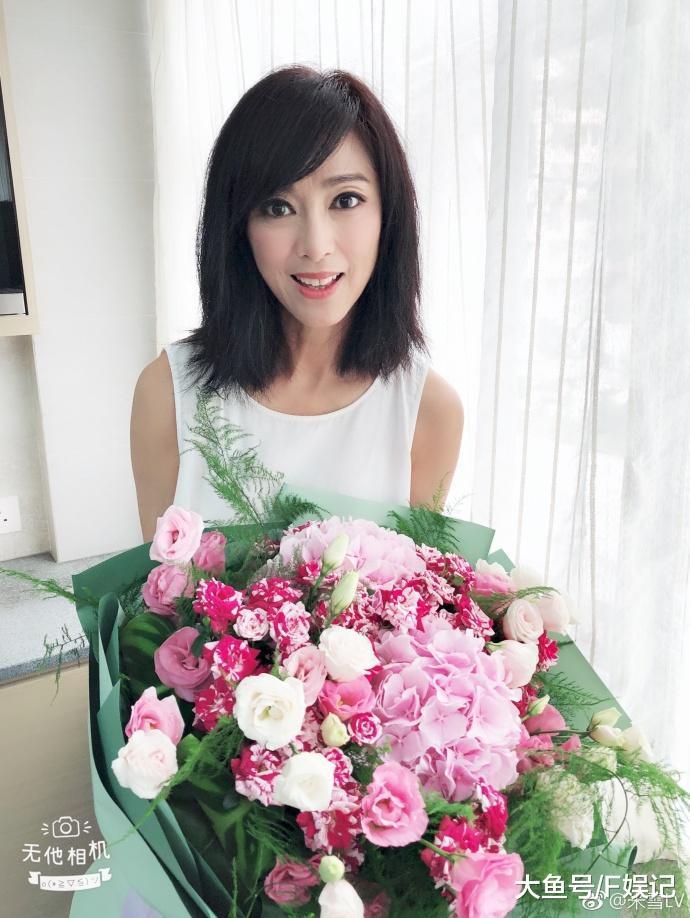 冻龄魔女米雪生日，和一众好友合