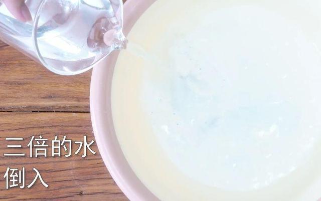 一张旧报纸, 5分钟清洗纱窗, 过年大扫除再也不愁了!