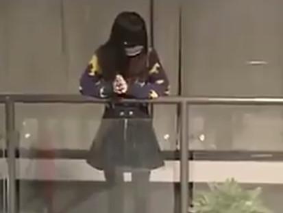 女大学生毕业后去找工作, 没有一家公司愿意用她, 得知原因, 大家都脸红不已