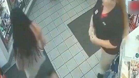 女顾客太嚣张看不起售货员出手打人