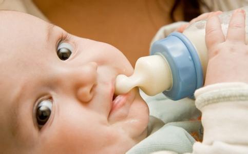 宝宝出生只有400克, 迷你宝宝顽强生存 见证生命奇迹