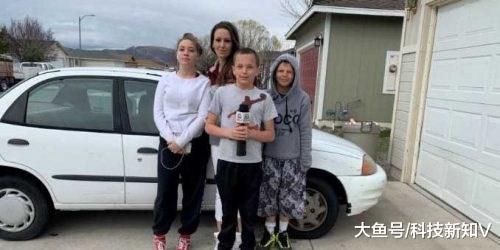 【13岁男孩卖掉Xbox为离婚