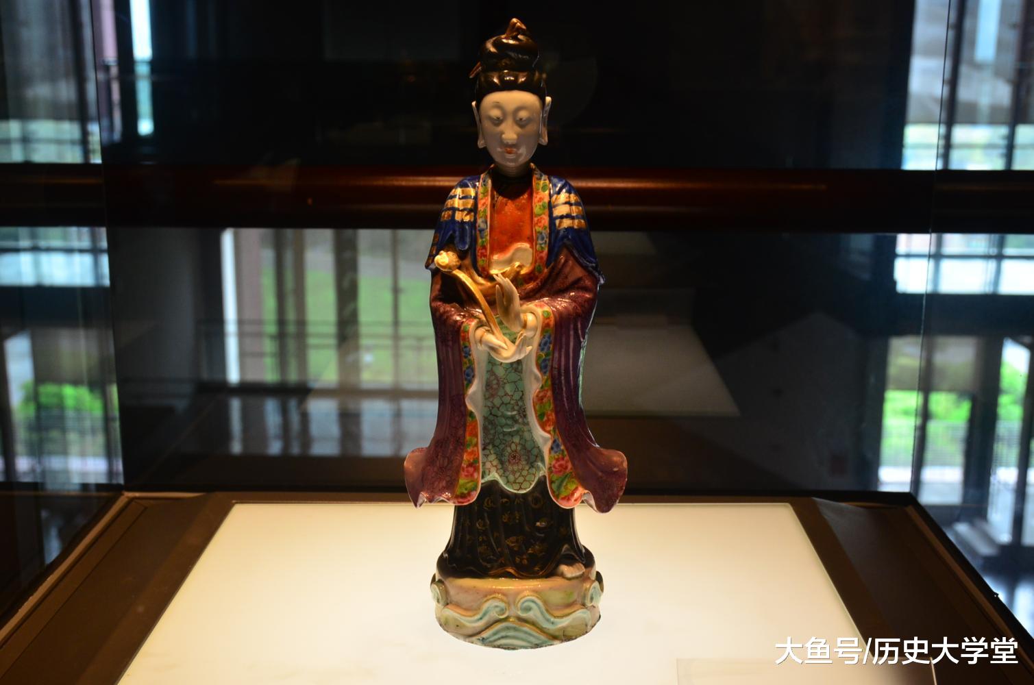 广彩麻姑立像•又称寿仙娘娘，是