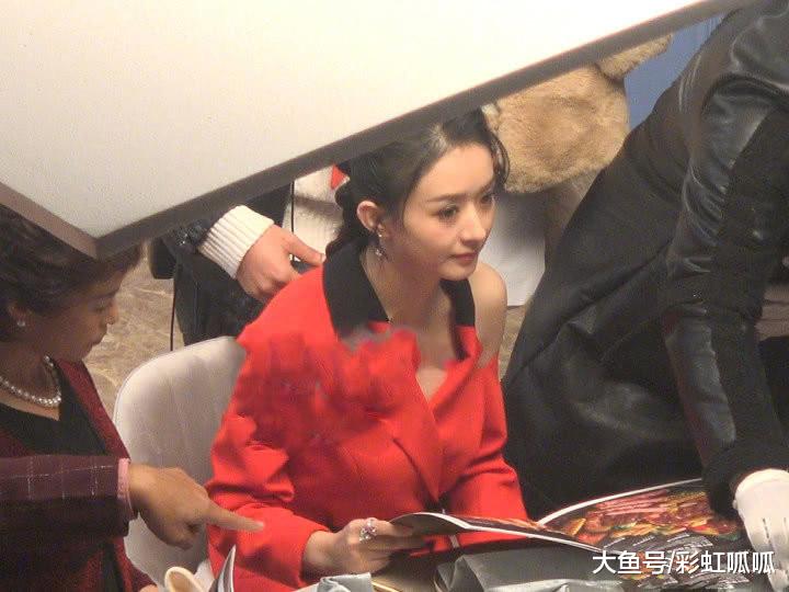 结婚有小孩子后，赵丽颖身上多了