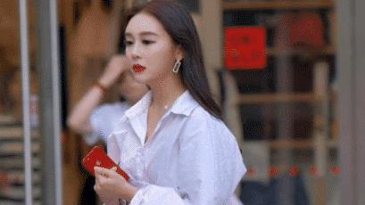 街拍：这双腿也太漂亮了吧！