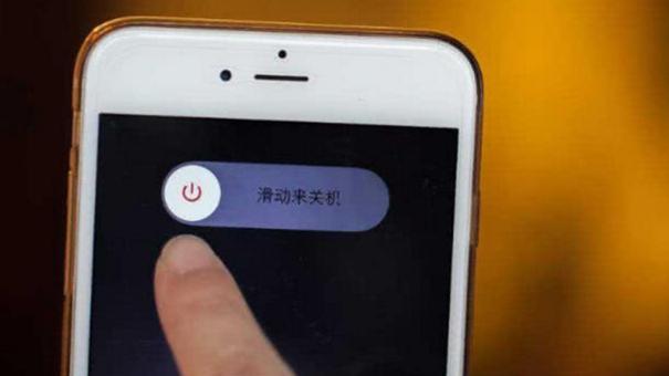 遇到手机卡顿，应该“重新启动”还是“直接关机”？很多人都搞错了