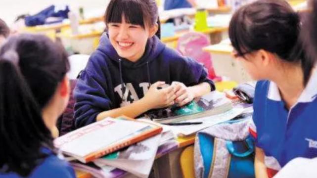 学霸中的校花：成绩接近满分，英语能够同声传译，被剑桥大学录取