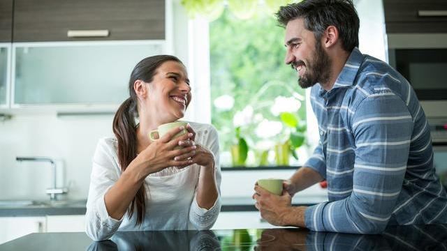 餐桌上的社交技巧：多一份礼仪，多一分细节