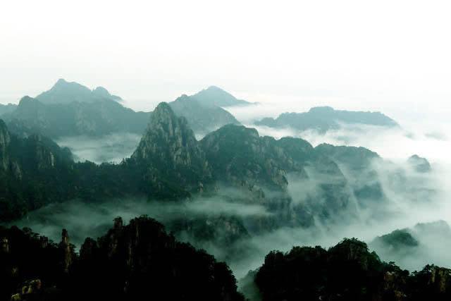 诗词名句赏析：李白一句“大鹏一日同风起，扶摇直上九万里”当真霸气非凡