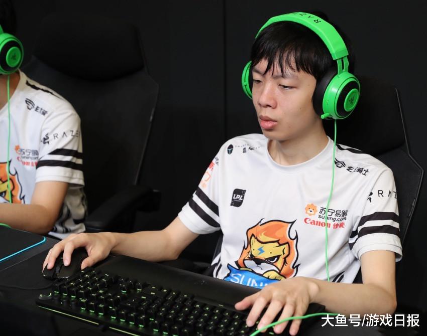 SN现身CJ，马哥笑容逐渐放肆
