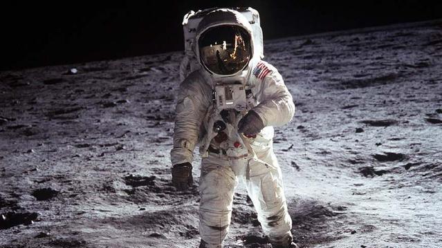 美国插在月球的旗子究竟去哪里了? 为何中国嫦娥四号找不到它
