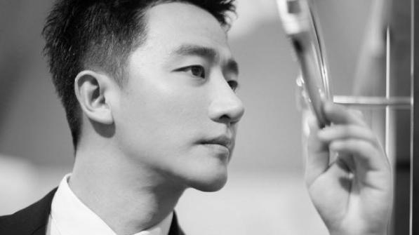 不拼颜值拼才华，黄轩脚踏实地用心表演，品尝到了成名的甜蜜