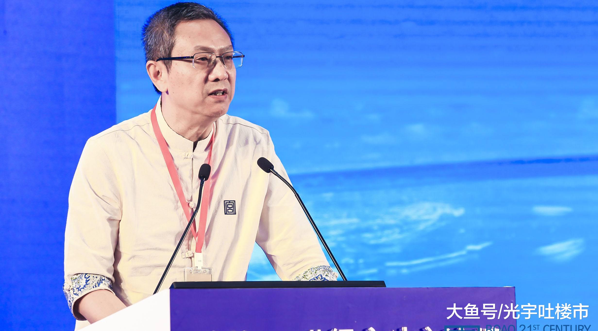 贾康隔空回应吴晓求：征收房地产