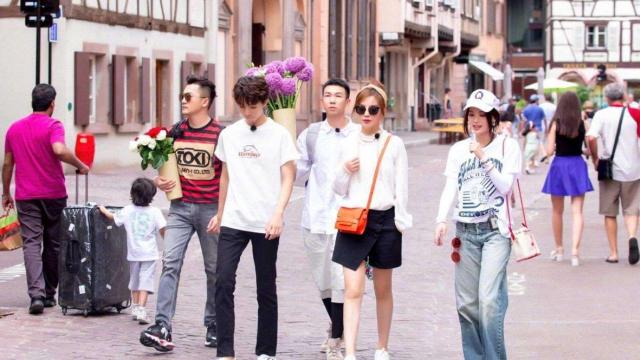 《中餐厅》美颜有多严重？看到无滤镜下的蛋炒饭，网友：无力吐槽