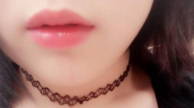 女孩子想变“薄嘴唇”？这3个习惯不能有，男朋友看了都嫌弃！