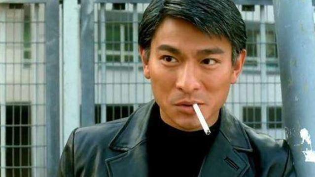 电影中被做成表情包的5种抽烟动作,刘德华最酷,他不帅但经典!