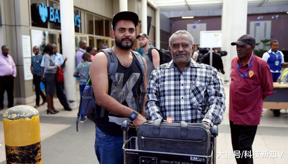 【男子#误机错过埃航失事航班#