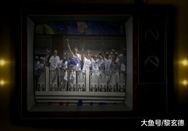 独行侠和太阳比赛的间歇，美航中