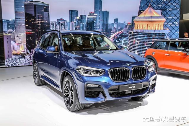 外观：

外观上两者都是年度小