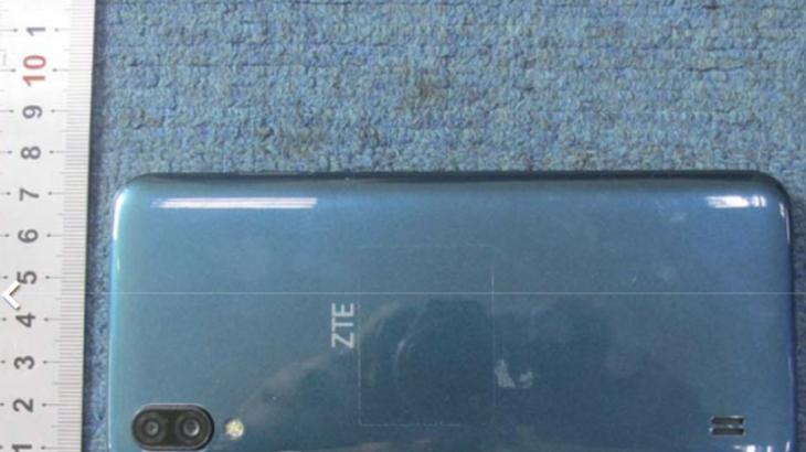 中兴Blade20、A5真机照曝光，浴霸三摄和入门小生你更爱哪一个？
