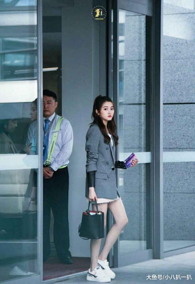 #关晓彤# 都说关晓彤衣品像大