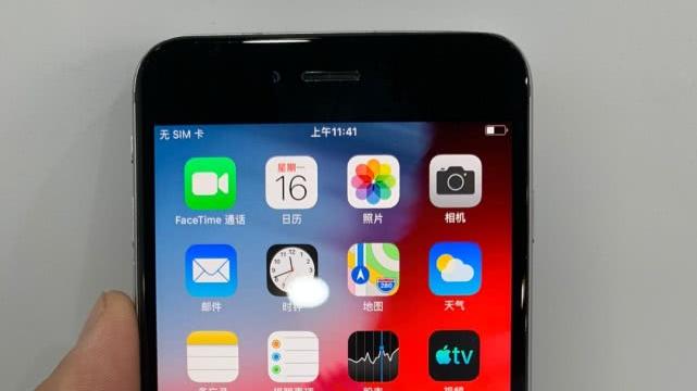 九眼桥捡到一台iphone6p长这样，库克看了估计想打人！