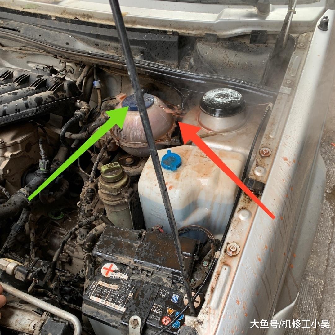 发动机高温后，一定不要在热车时