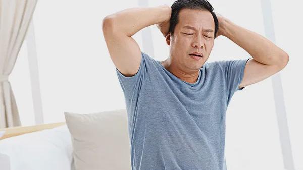 「老年痴呆」老年痴呆并不是突然发生的，四种表现，占两个以上，尽早去检查！