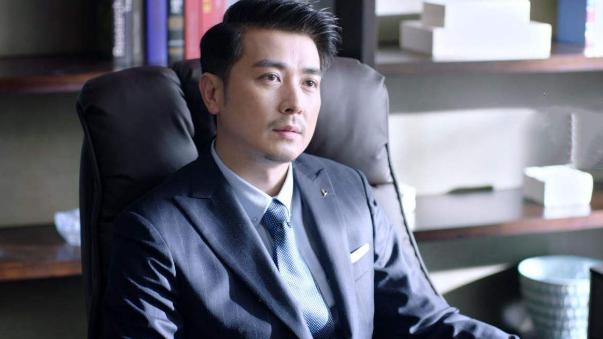 保剑锋|他曾是“最帅老师”，娶大6岁妻子，如今老婆照片曝光，竟是熟悉的她