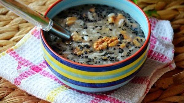 要想孩子长到一米八，3道菜要多吃，每周3次强过喝牛奶