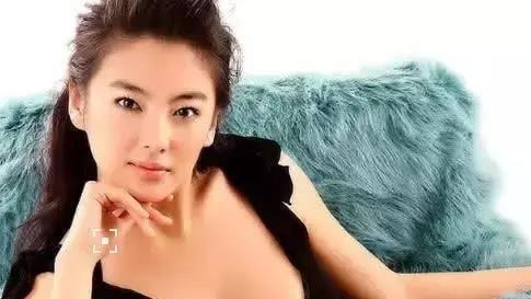 张雨绮健身照尽显好身材，蝴蝶臀、蜜桃臀都得靠边站