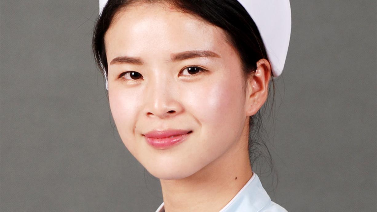 杏林诸峰间，蔚蓝而深秀者，白衣天使也。