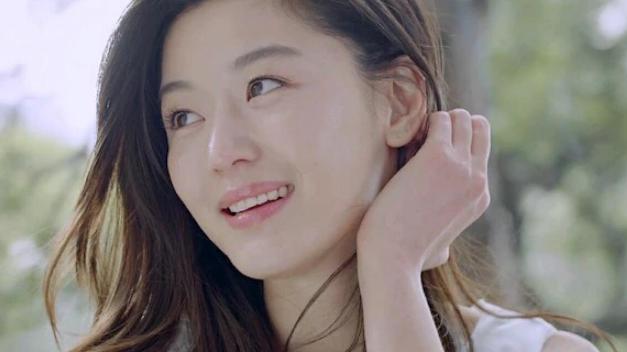 全智贤|她是亚洲男人的梦中女神，嫁给一起长大的男孩，生活幸福