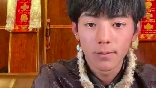 |“康巴汉子”丁真走红，拍摄者回应：已有选秀节目在邀约