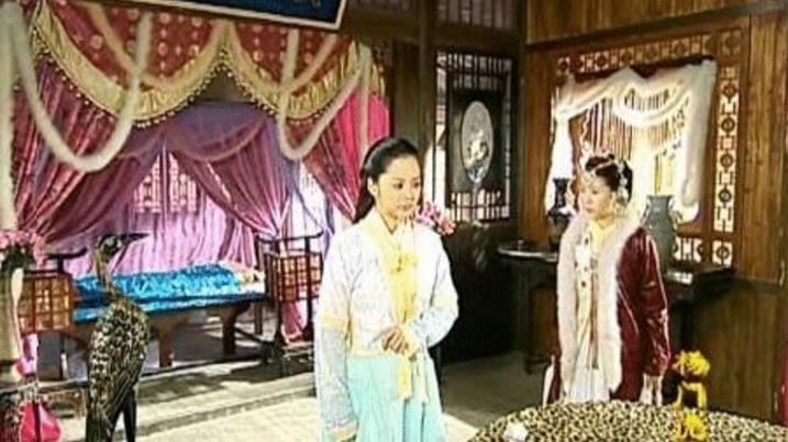 「蔡琳」撞衫没什么奇怪，你见过同一个演员在两部剧中穿了同一件衣服吗？