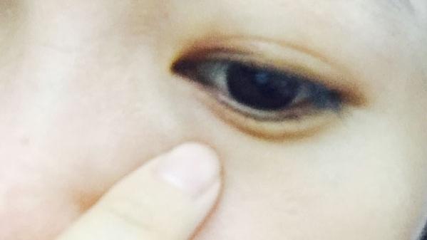 肝脏|睡前喜欢玩手机的人，身体反复出现怪异迹象，可能肝脏已经稀烂