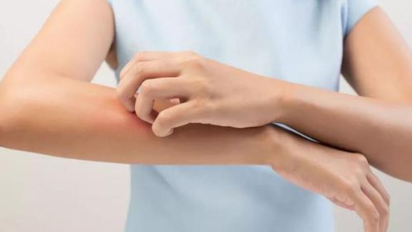 「饮食」短命的人都有什么特点？身上这几个地方发痒，就给了你暗示！