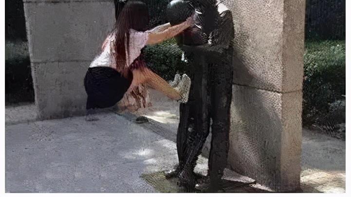 搞笑图片：师傅，嫦娥家里很简陋啊