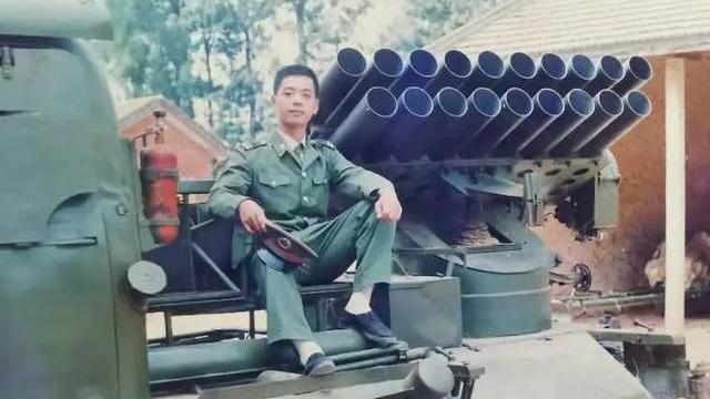 詹奇峰：新兵是“四会教练员”，第二年兵就在师教导队任战术教员，牛！