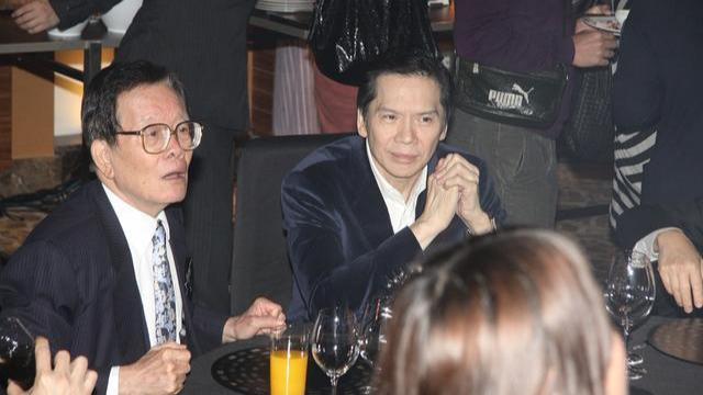 何鸿燊|何鸿燊和向华强相比，谁更厉害？