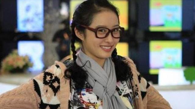 张艺谋|被张艺谋“封杀”的2位女星：一位已退圈，而她报复不成两败俱伤