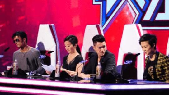 陈坤|陈坤拿耳机怒砸谢霆锋，录制现场开撕互骂，从此两人再不同台