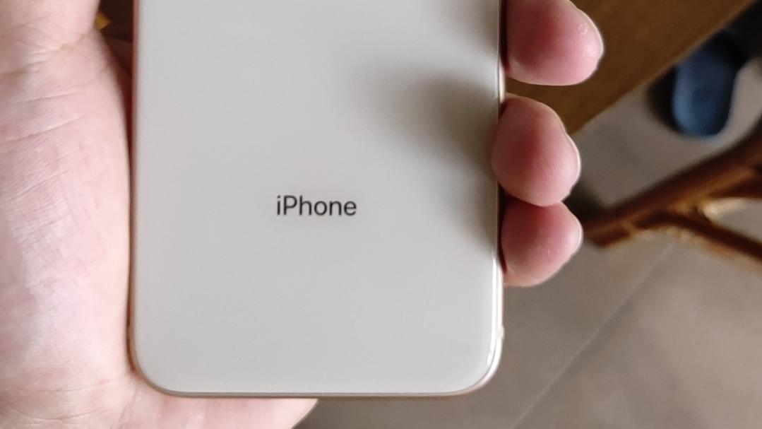 网友花1800元买iPhone8，到手之后心凉了！