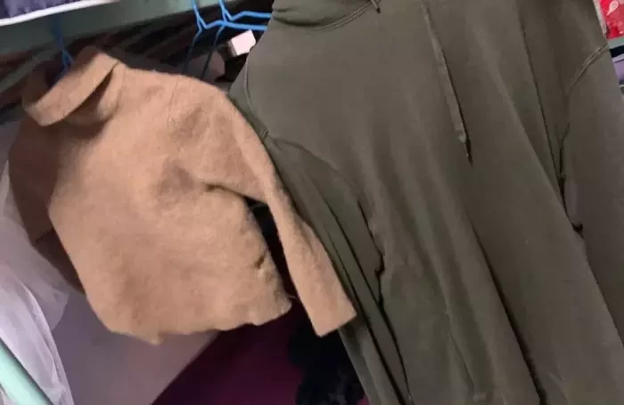 小伙讲述小时候被蠢哭的经历，网友神回复：你不是蠢哭而是被丑哭的，哈哈